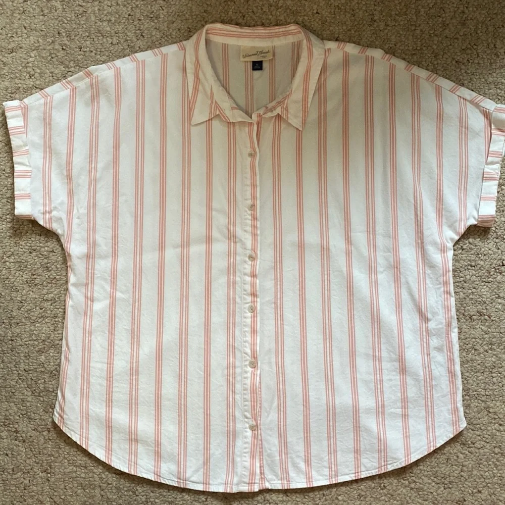 Universal Thread striped top - Picture 1 of 5